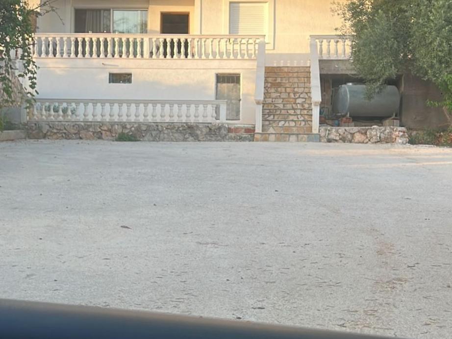 By George Apartment Dhermi